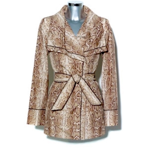 Snake Print coat - Picture 1 of 4
